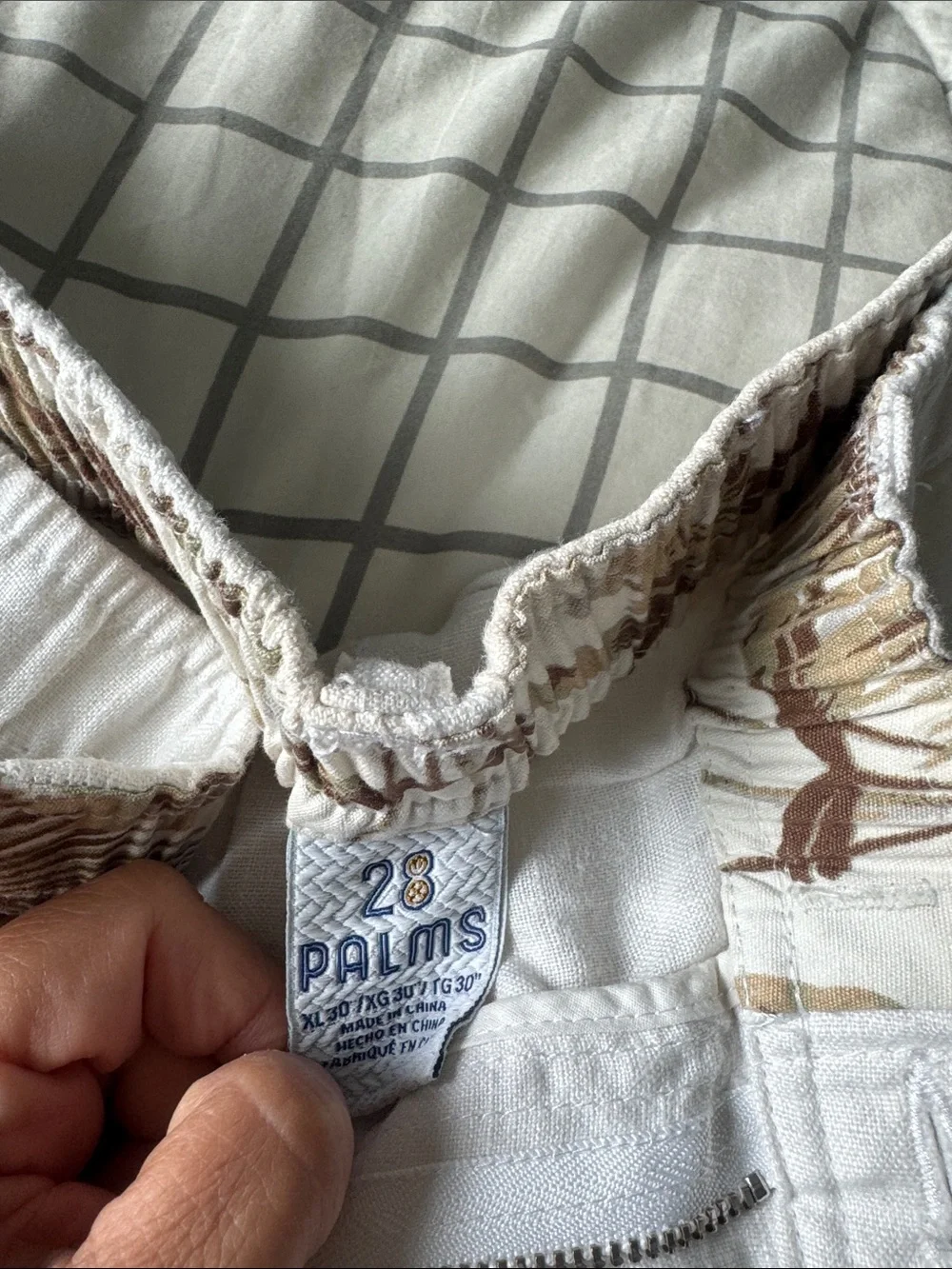 28 Palms comfortable white